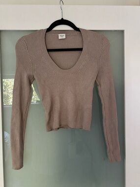 Abercrombie & Fitch Ribbed Scoop-Neck Sweater in Taupe